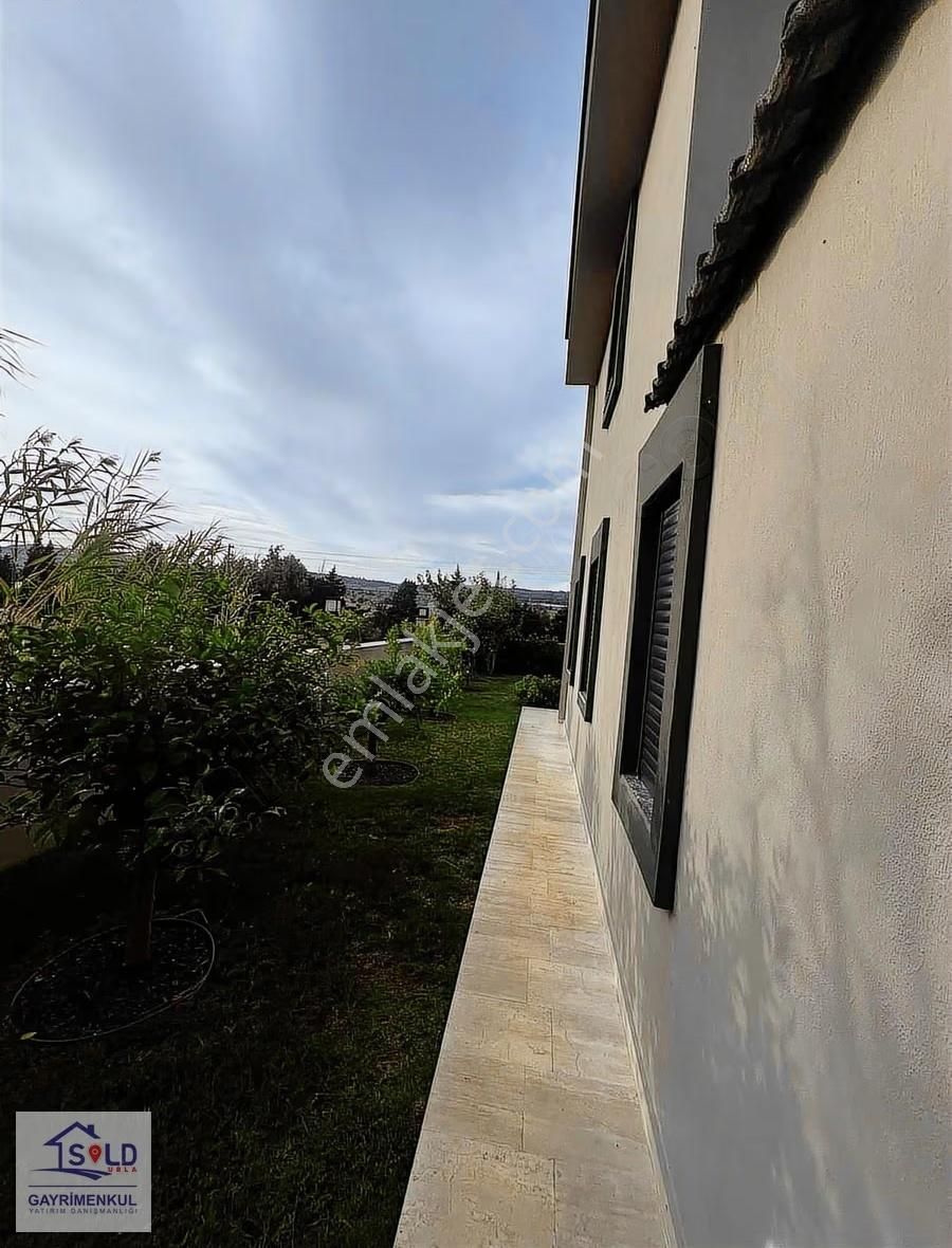 Urla Bademler Havuzlu Site İçerisinde Satılık Müstakil Villa - Görsel 24