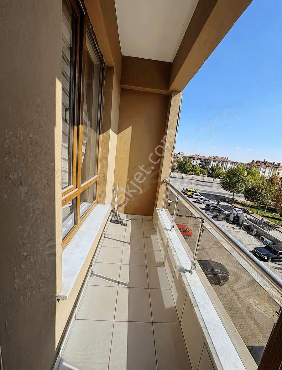 Şafak Cadde Üzeri 2+1 Eşyalı Arakat Kiralık - Görsel 9