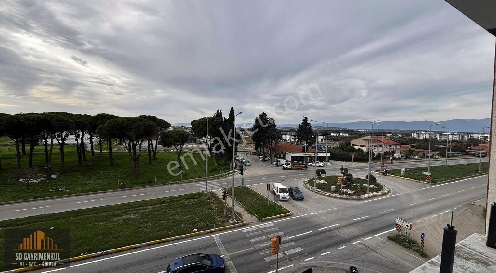 Yaya Mahallesinde Kapalı Otoparklı Deniz Manzaralı Daire - Görsel 15