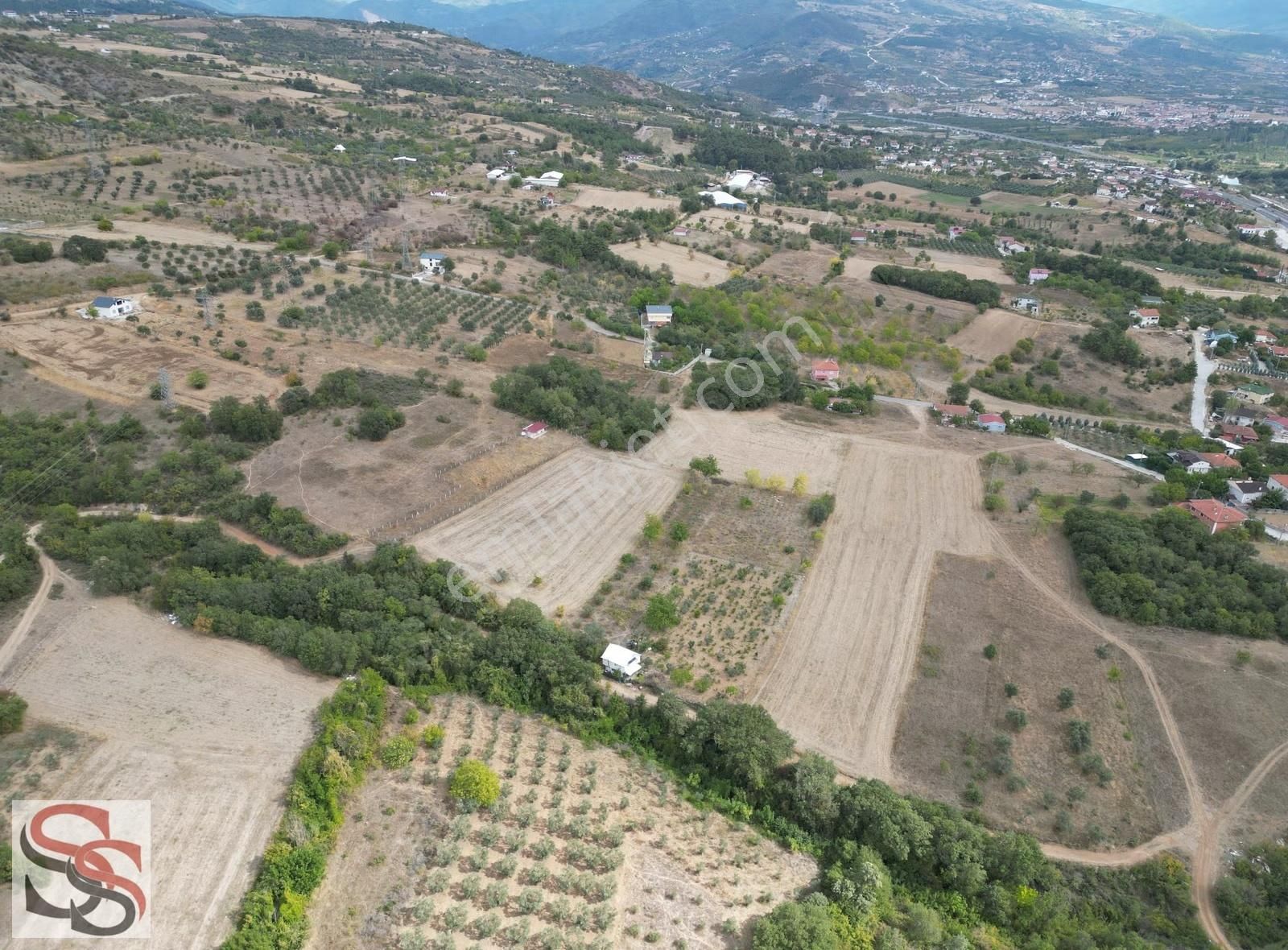 Pamukova Bayırakçeşehir Mahallesi 4.038 M² Tarla