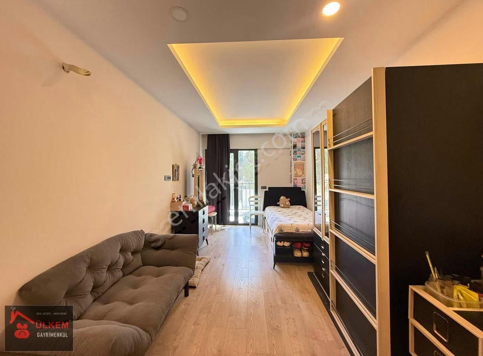 Kuşadasında 2+1 Doğalgazlı Geniş Oturumlu Köşe Konum Daire - Görsel 22