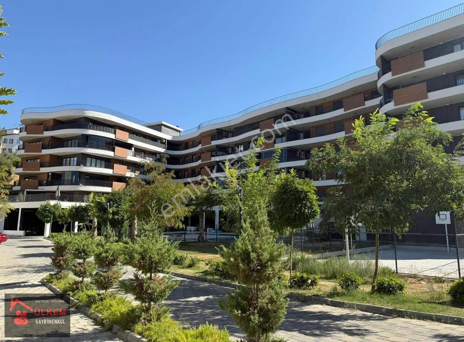 Kuşadasında 2+1 Doğalgazlı Geniş Oturumlu Köşe Konum Daire - Görsel 11