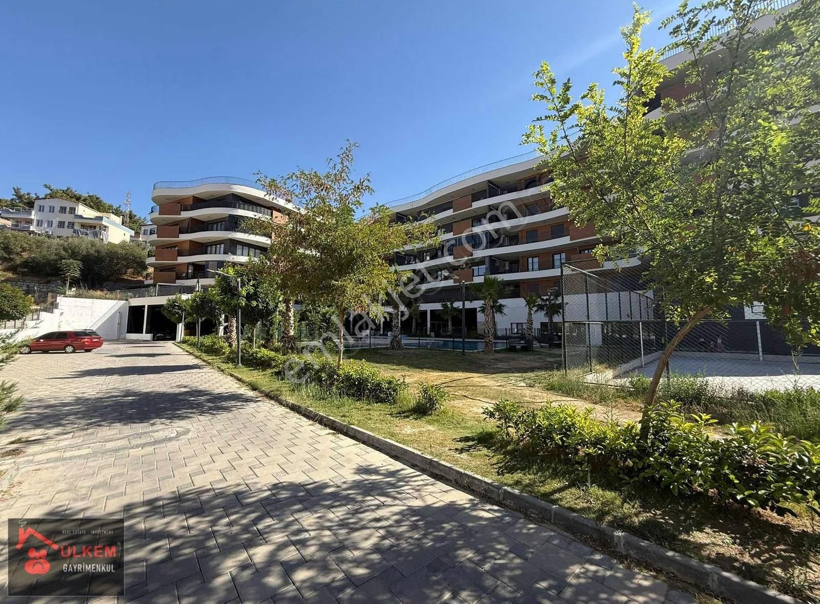 Kuşadasında 2+1 Doğalgazlı Geniş Oturumlu Köşe Konum Daire - Görsel 24