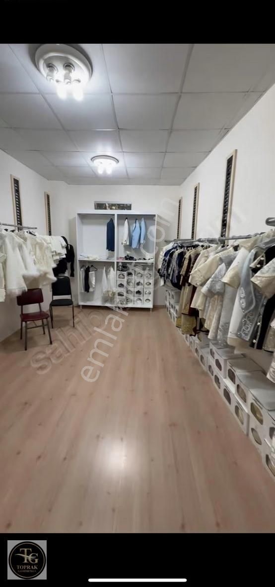 Karakaş Mahallesi Cumhuriyet Caddesinde Kiralık 165 M2 Dükkan - Görsel 12