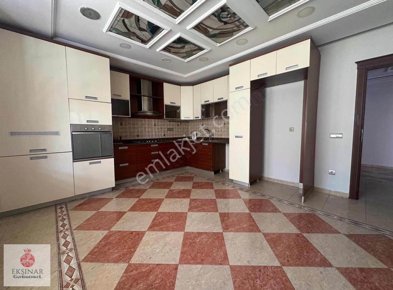 Florya'da Site İçerisinde Mükemmel Konumlu Satılık 4+1 Daire - Görsel 3