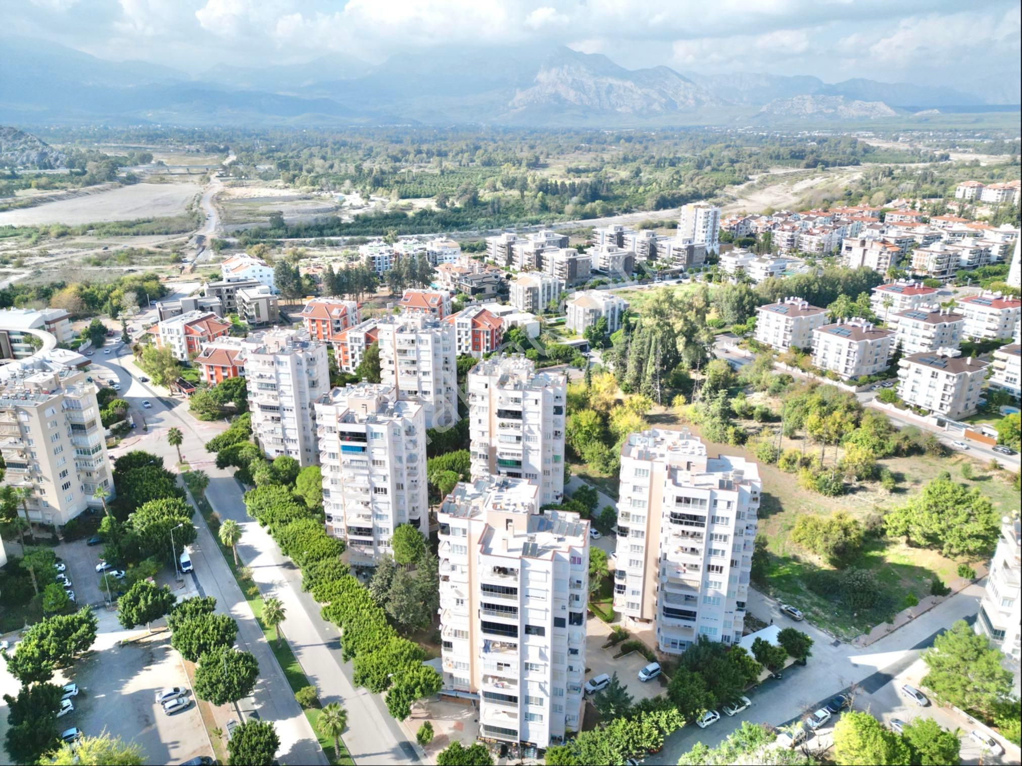 Konyaaltı Gürsu Güneykent 2 Eşyalı Kiralık Arakat 3+1 Daire