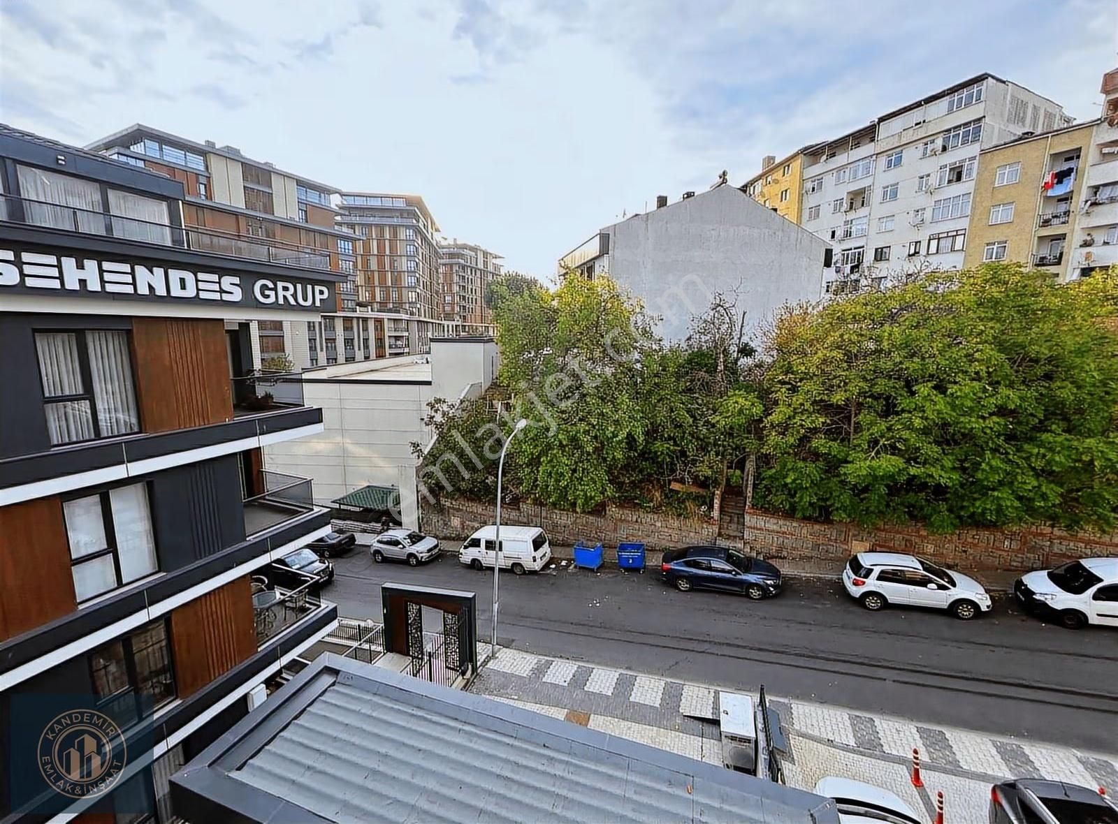 Üsküdar Merkez Nevçarşı Yanında 2+1 Otoparklı Daire - Görsel 21