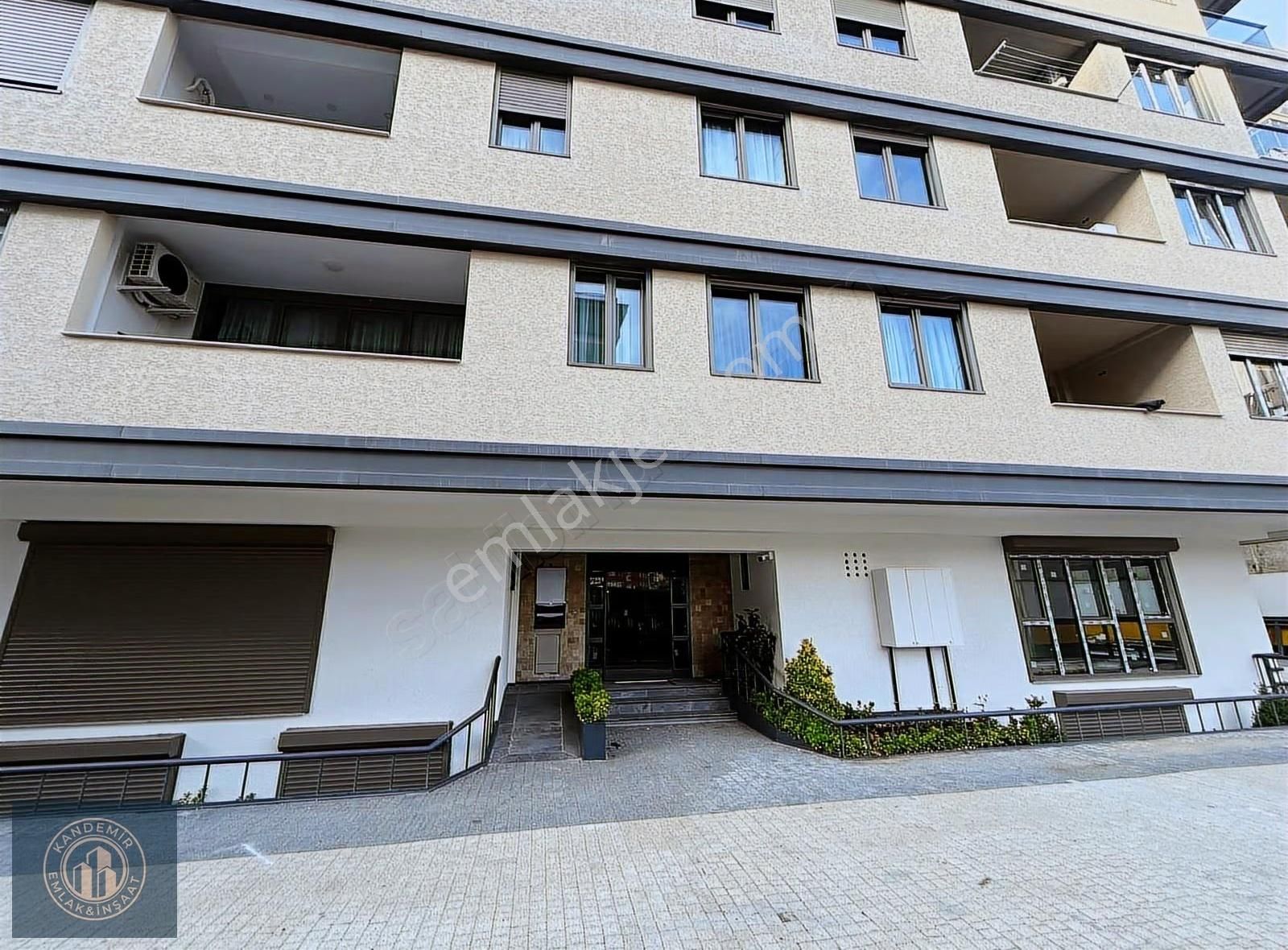 Üsküdar Merkez Nevçarşı Yanında 2+1 Otoparklı Daire - Görsel 23