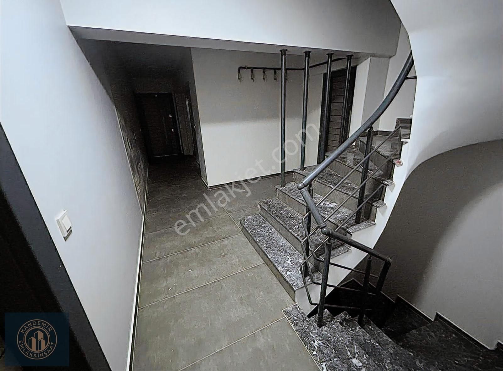 Üsküdar Merkez Nevçarşı Yanında 2+1 Otoparklı Daire - Görsel 30