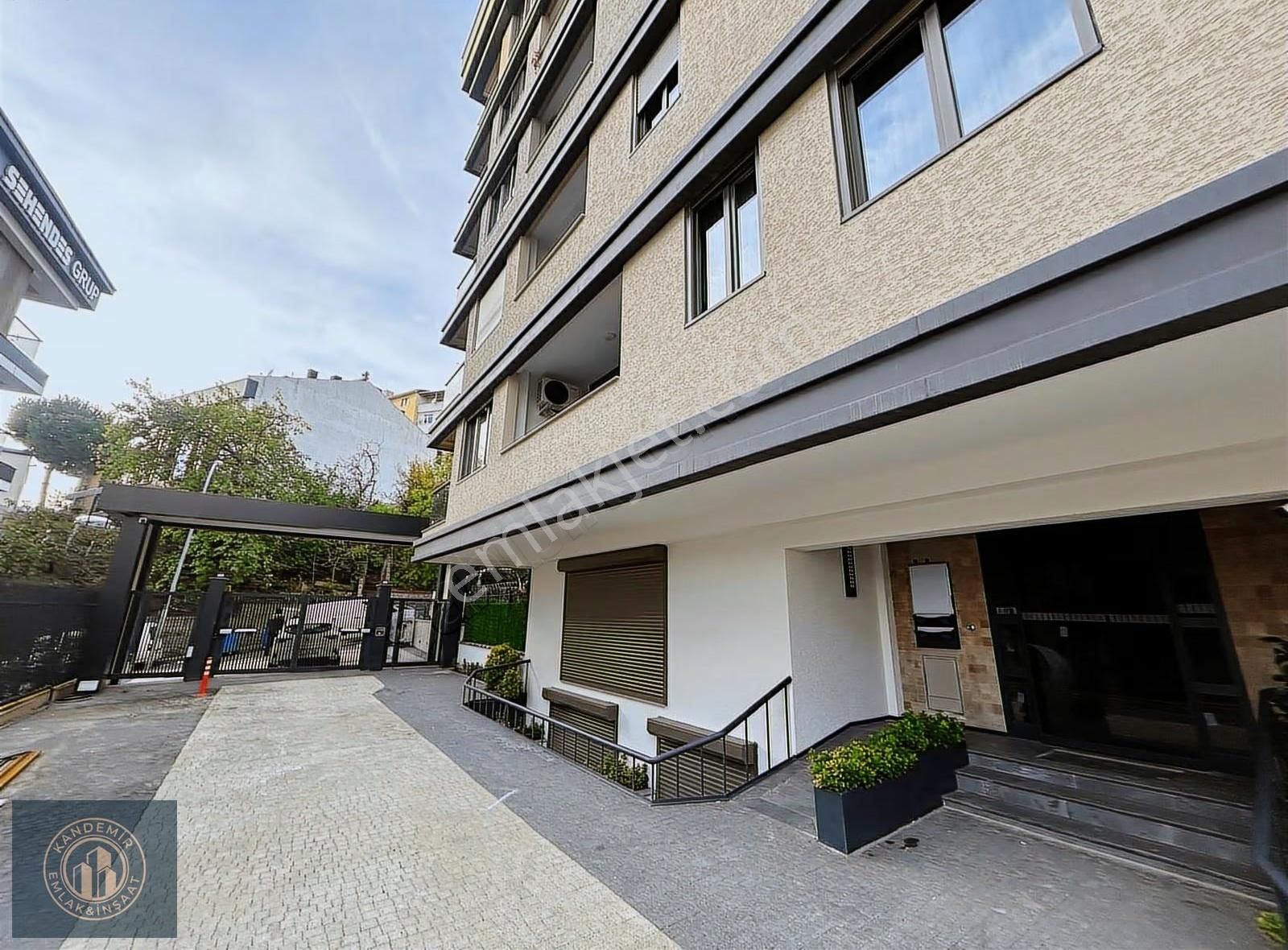 Üsküdar Merkez Nevçarşı Yanında 2+1 Otoparklı Daire - Görsel 28