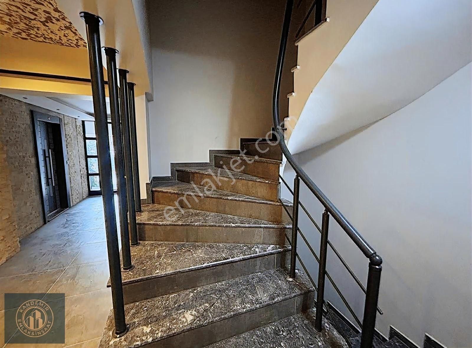 Üsküdar Merkez Nevçarşı Yanında 2+1 Otoparklı Daire - Görsel 32