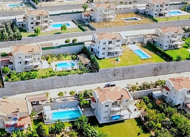 Villakent De 1500 M2 Bahçeli,havuzlu, Eşyalı Kiralık 2+1 Villa - Görsel 11