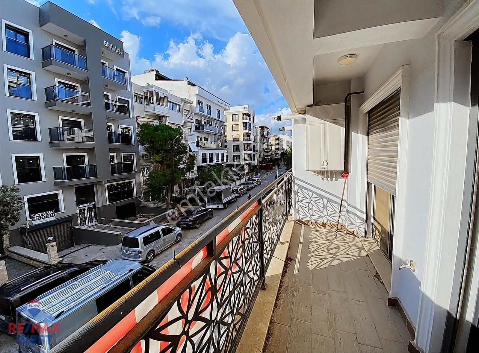 Fazıl Bey Caddesi Üzerinde/ebeveyn Banyolu/önü Açık/köşe Daire - Görsel 11