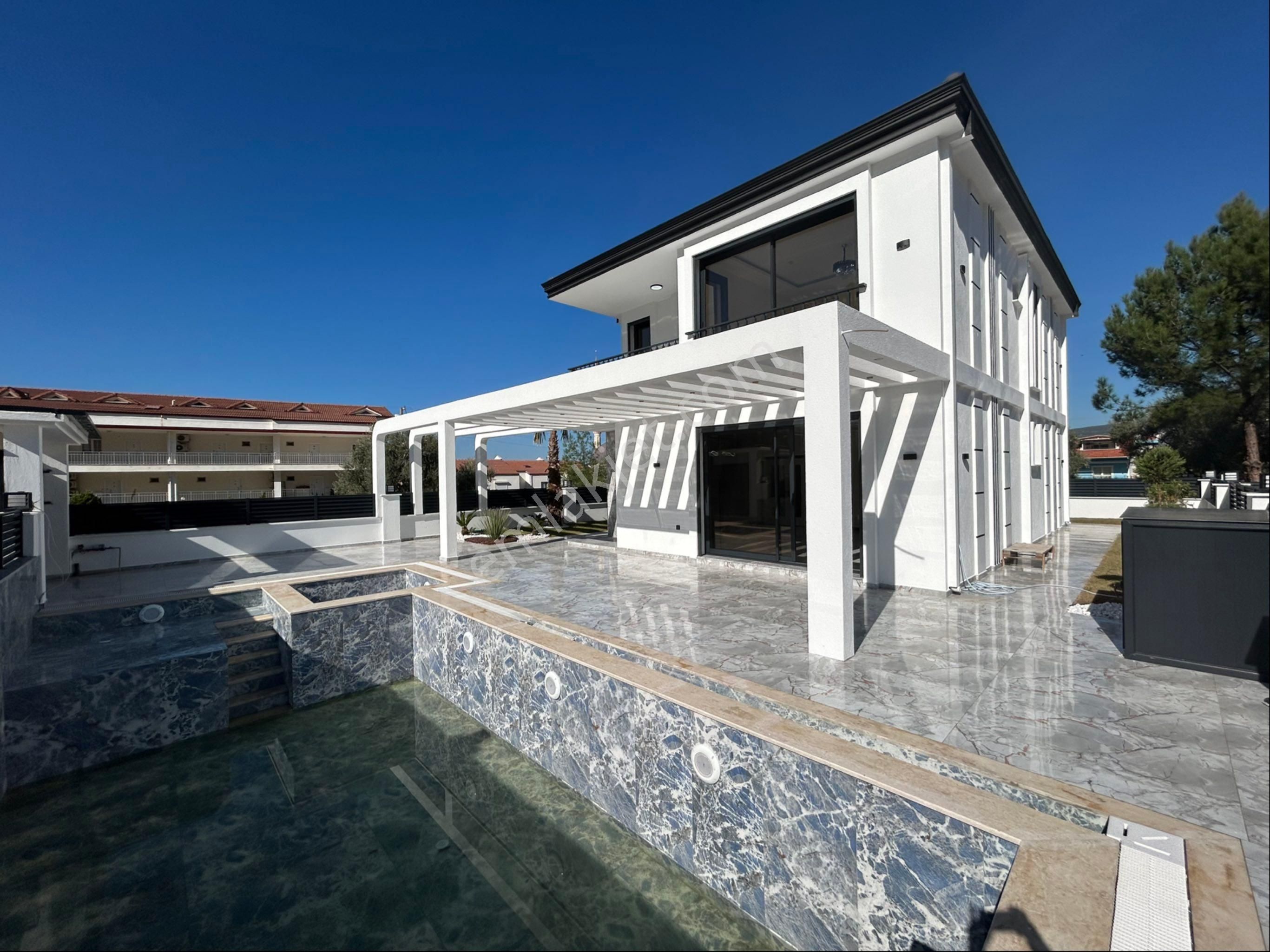 Didim Akbük Te Denize Yakın Lüks Villa - Görsel 3