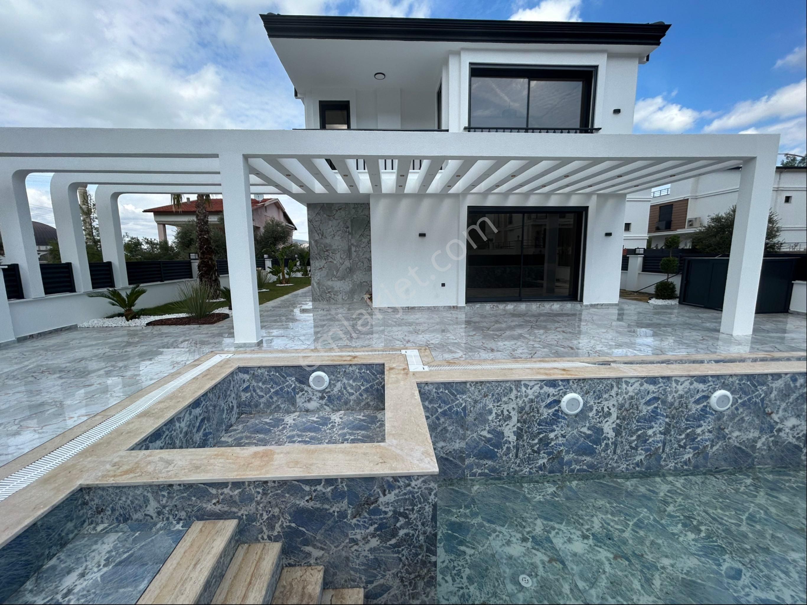 Didim Akbük Te Denize Yakın Lüks Villa - Görsel 13