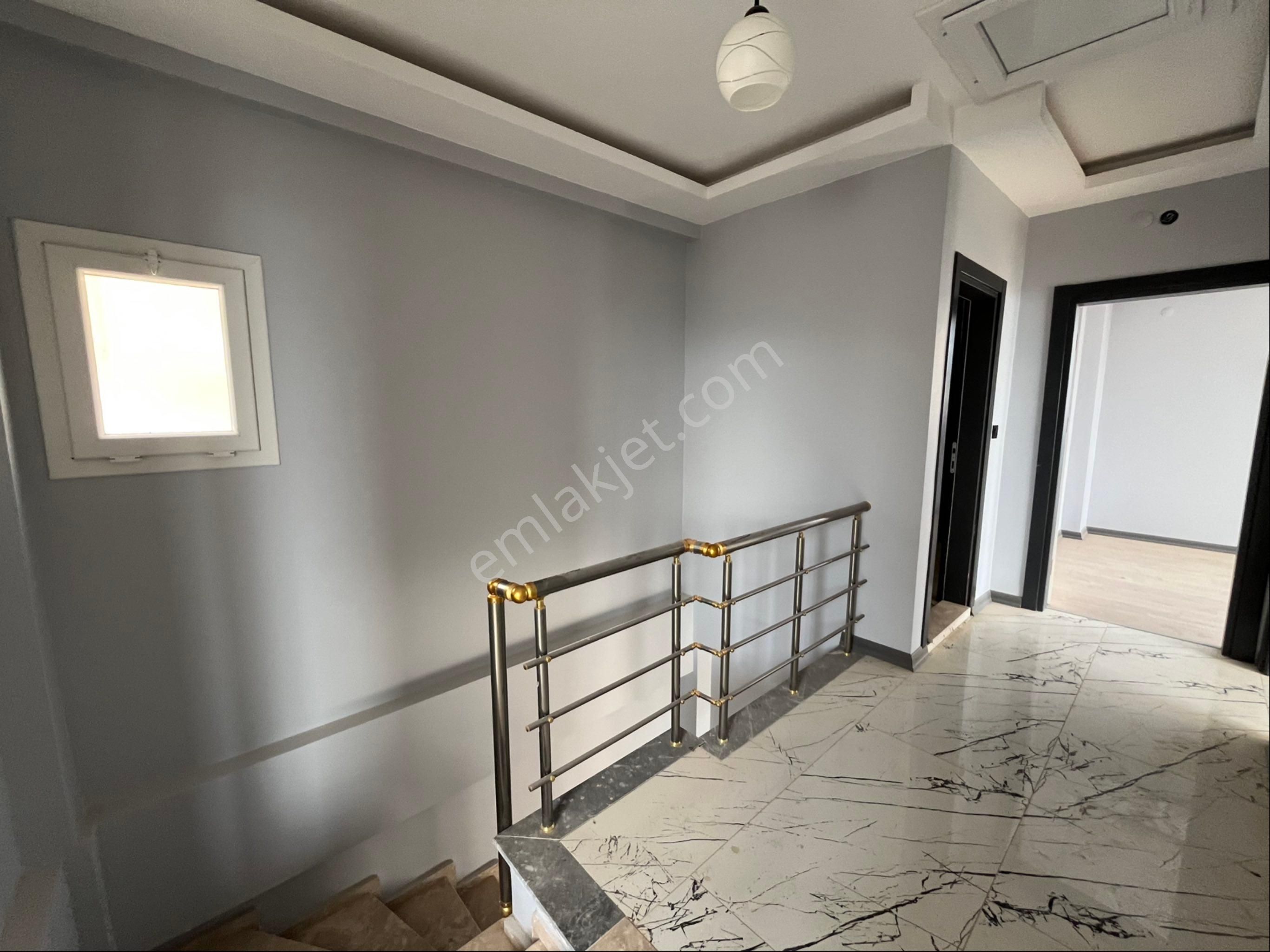 Zirve Gayrimenkul'den Full Deniz Manzaralı Bahçeli Tam Mustakil 4+1 Villa - Görsel 15