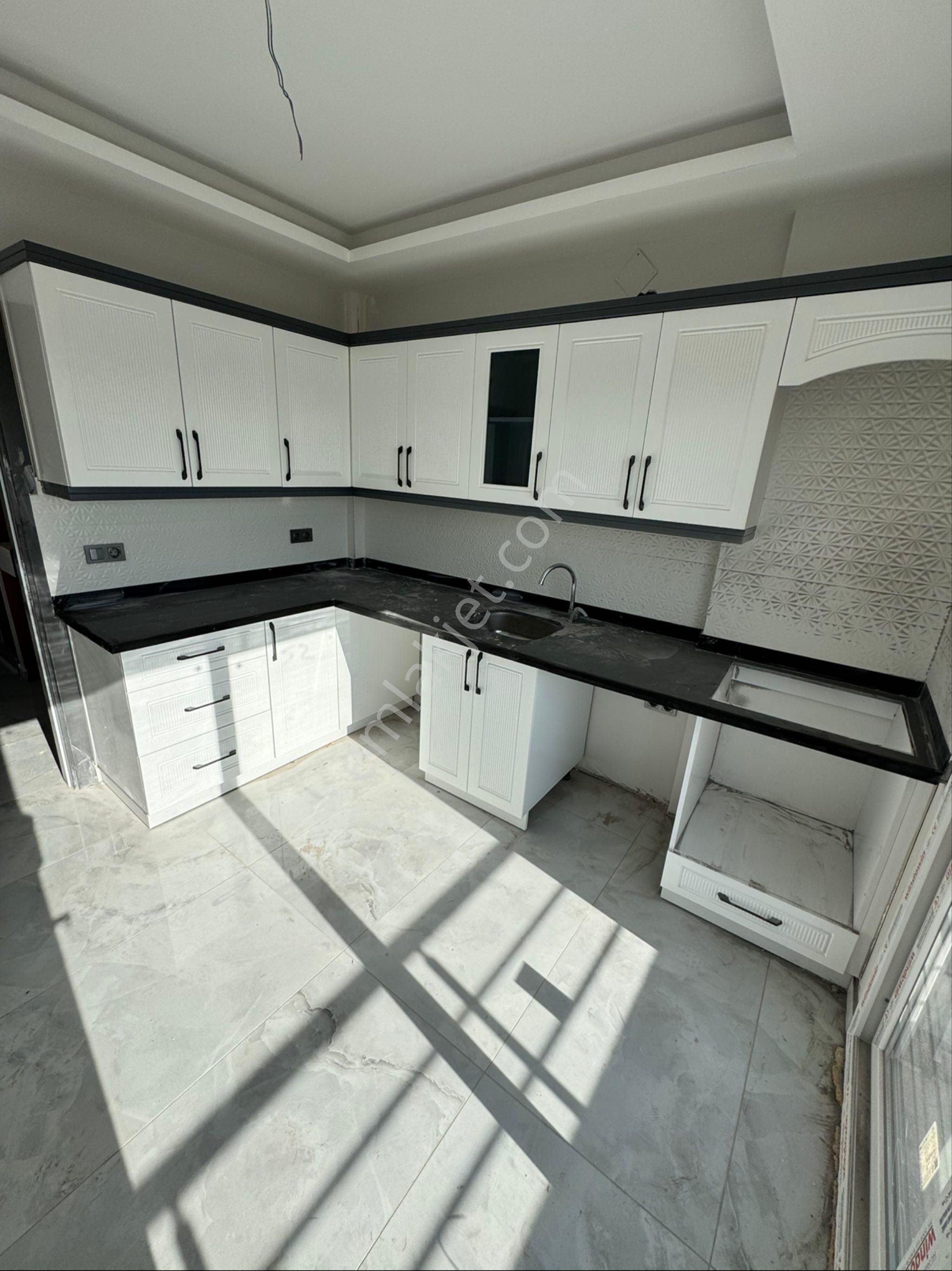 Ugur Kaya Gayrimenkuldan Saricam Belediyesin Arkasinda 2+1 K Mutfak Dairelerimiz Satliktir