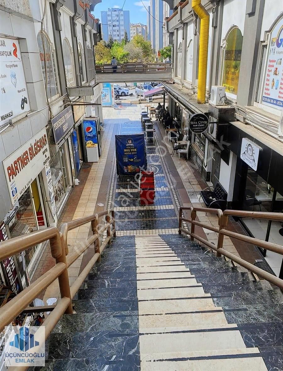 Pendik Yenişehirin Gurup Center Pasajında Kiralık Dükkan - Görsel 3