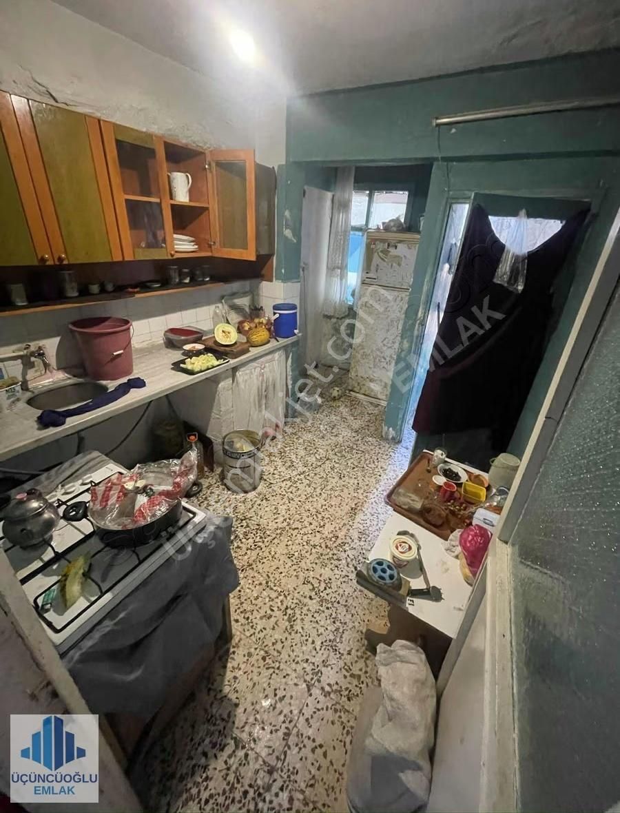 Esenyalıda Kiralık Sobalı 3+1 Daire - Görsel 8