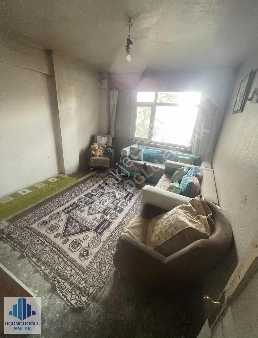 Esenyalıda Kiralık Sobalı 3+1 Daire - Görsel 6