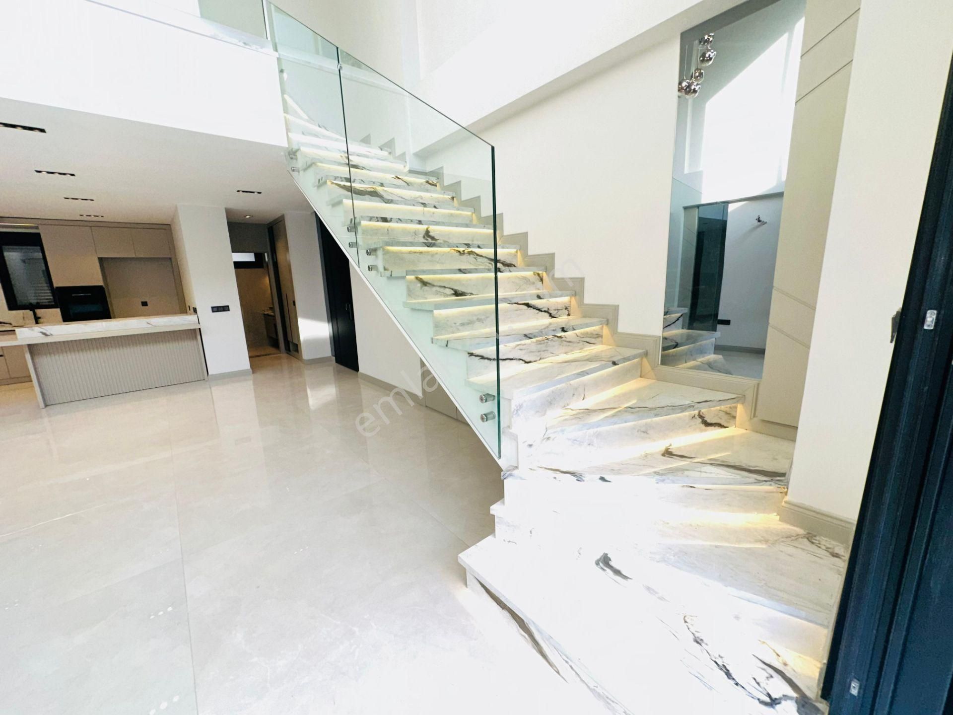 Güre Oteller Bölgesinde Müstakil Havuzlu Lüx 3+1 Satılık Villa - Görsel 5