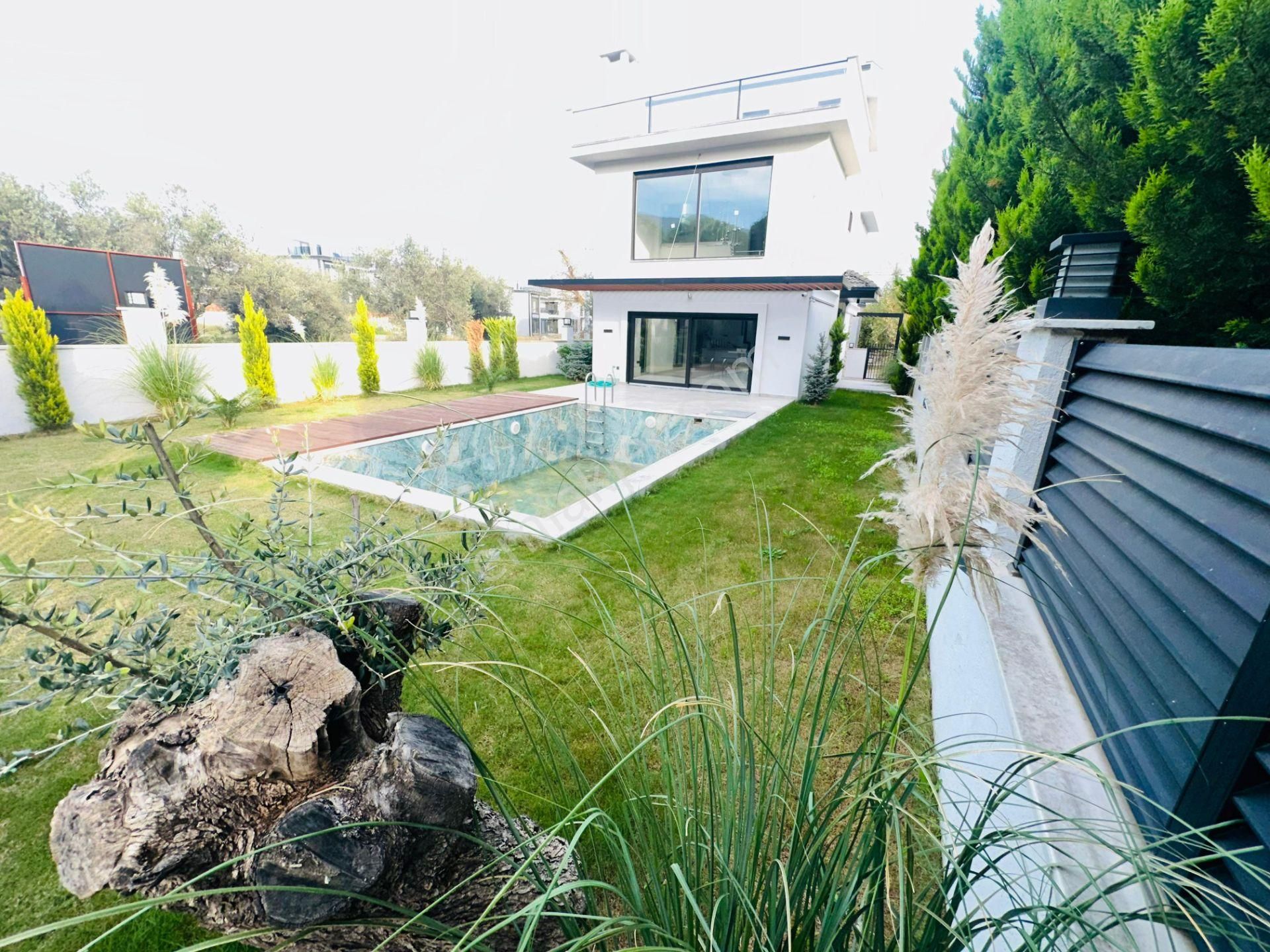 Güre Oteller Bölgesinde Müstakil Havuzlu Lüx 3+1 Satılık Villa - Görsel 2