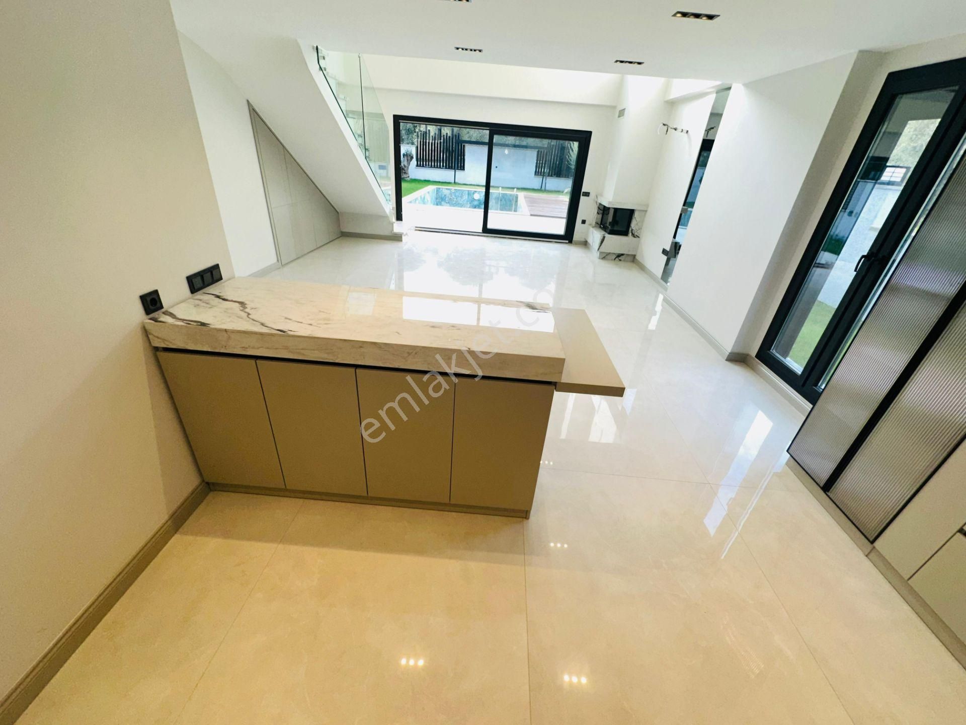 Güre Oteller Bölgesinde Müstakil Havuzlu Lüx 3+1 Satılık Villa - Görsel 11