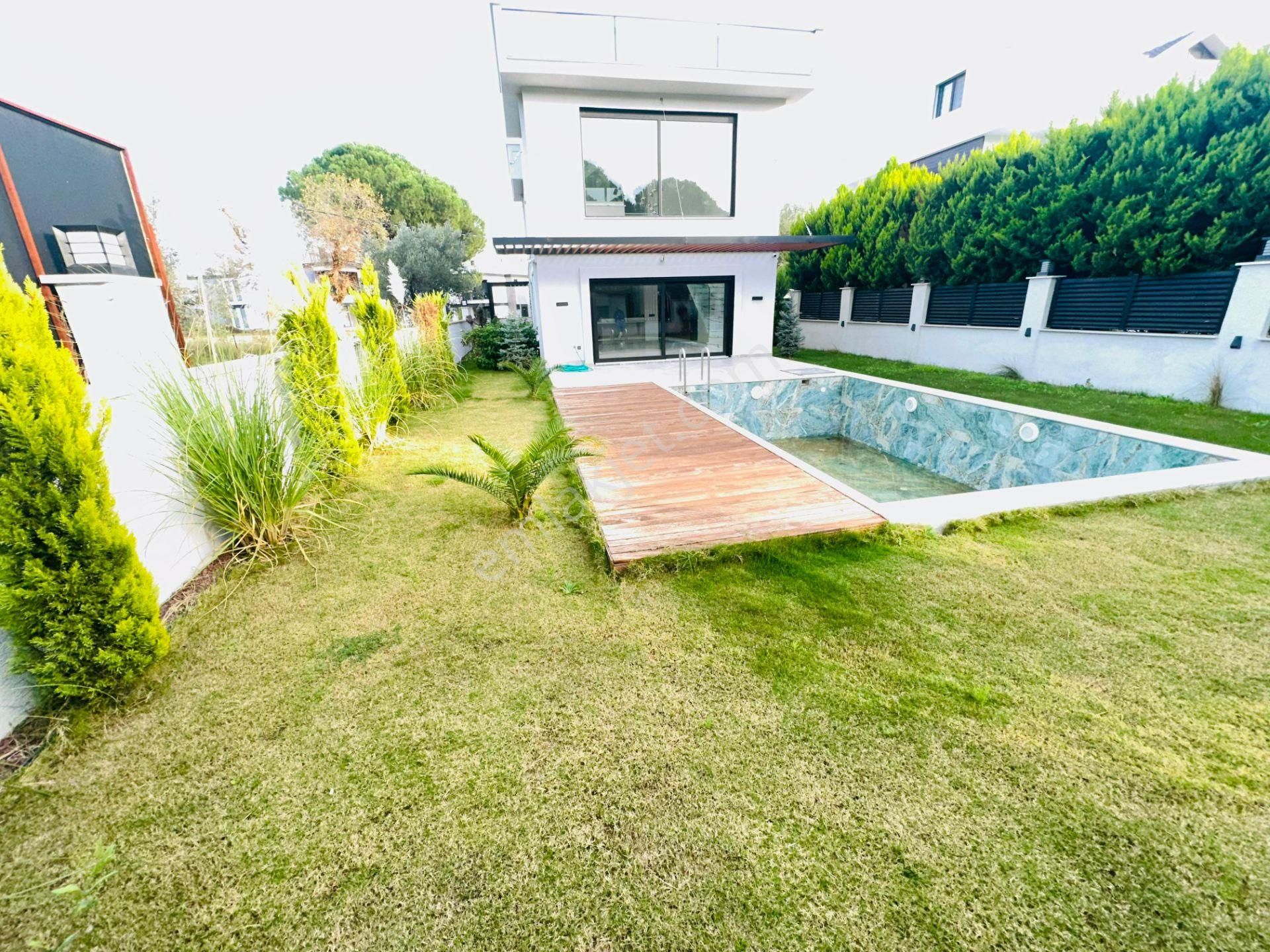 Güre Oteller Bölgesinde Müstakil Havuzlu Lüx 3+1 Satılık Villa - Görsel 3