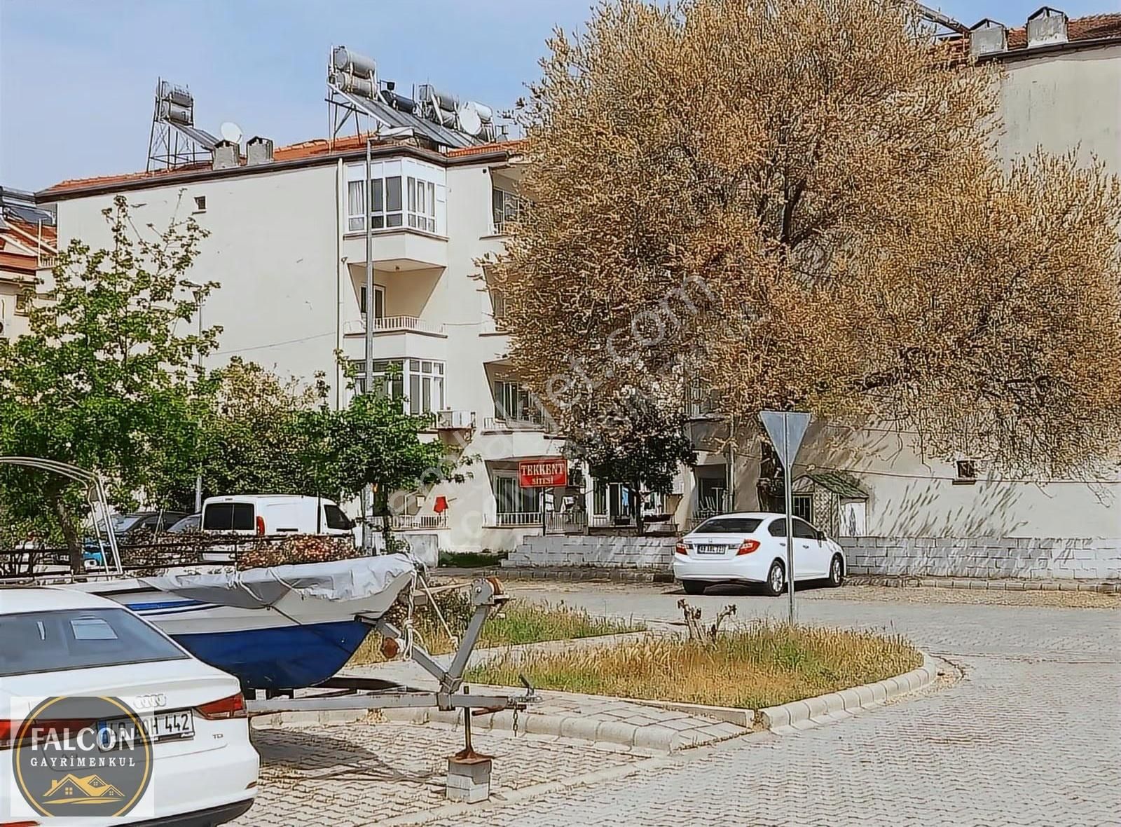 Falcon Dan Akarca Mevkiinde 380m² Arsa - Görsel 3