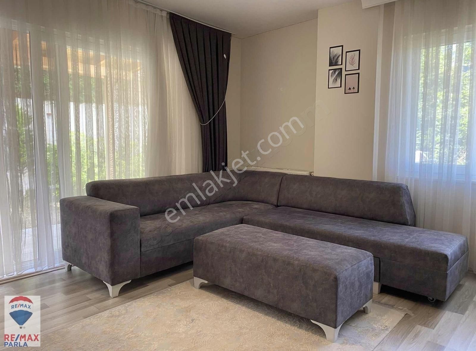 Tramvaya Durağına 50 M Satılık Eşyalı 1+1 - Görsel 11