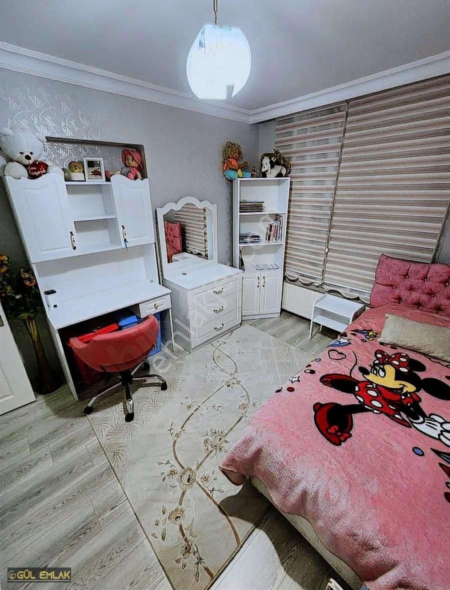 Karapürçek Te Cadde Üzerinde Asansörlü 1kat Bakımlı Daire - Görsel 3