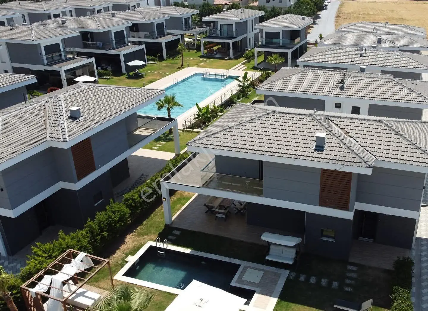 Kuşadası Güzelçamlıda Acil Satılık Sıfır Villa - Görsel 4