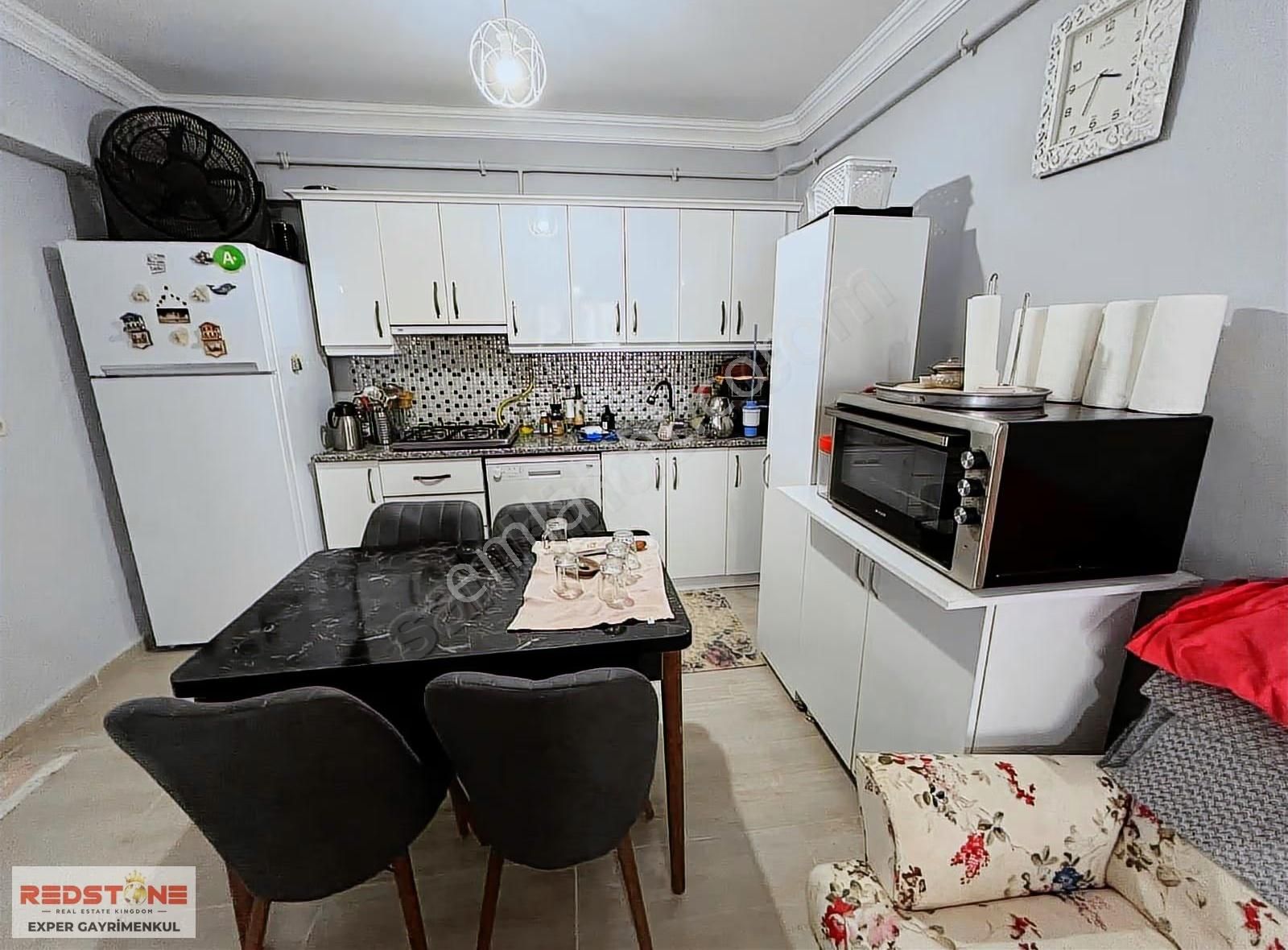 Karasu'da Adliye Yanı Havuzlu Sitede Kombili 2+1 Ara Kat Daire - Görsel 2