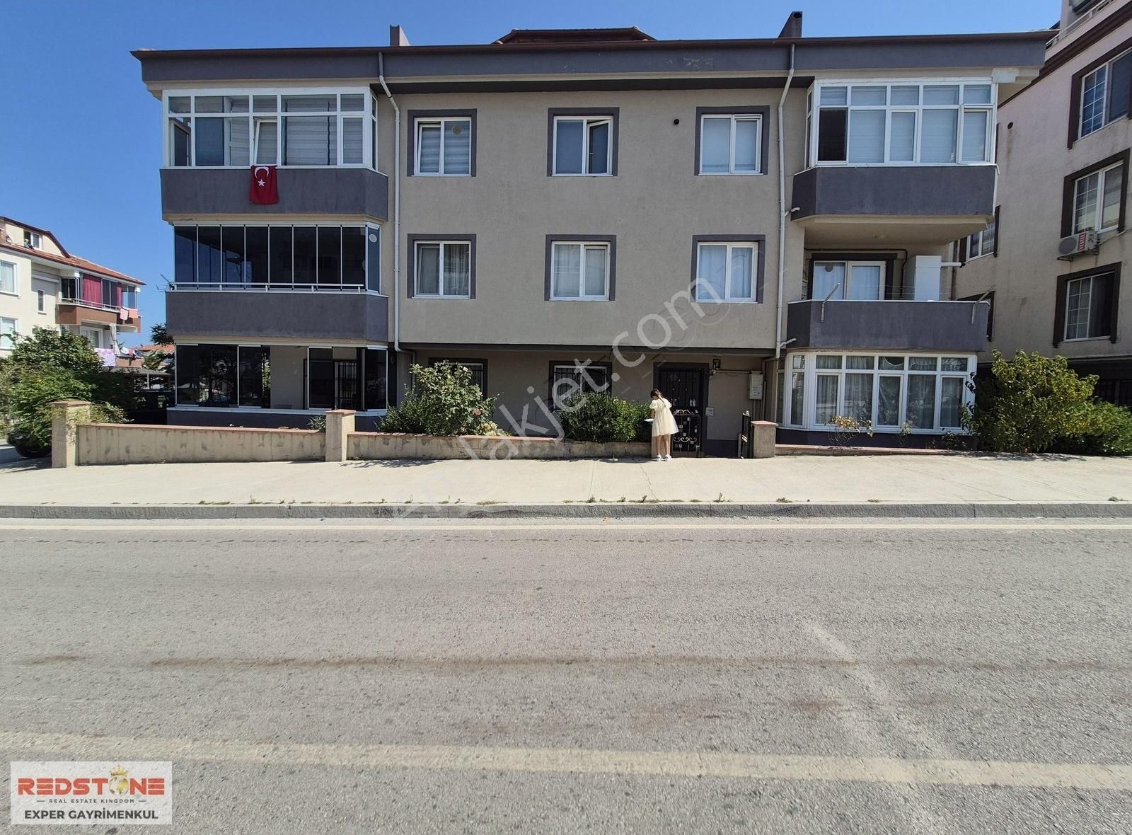 Karasu'da Denize 1 Dk Cadde Üstü Bahçe Katı Satılık 2+1 Daire - Görsel 24