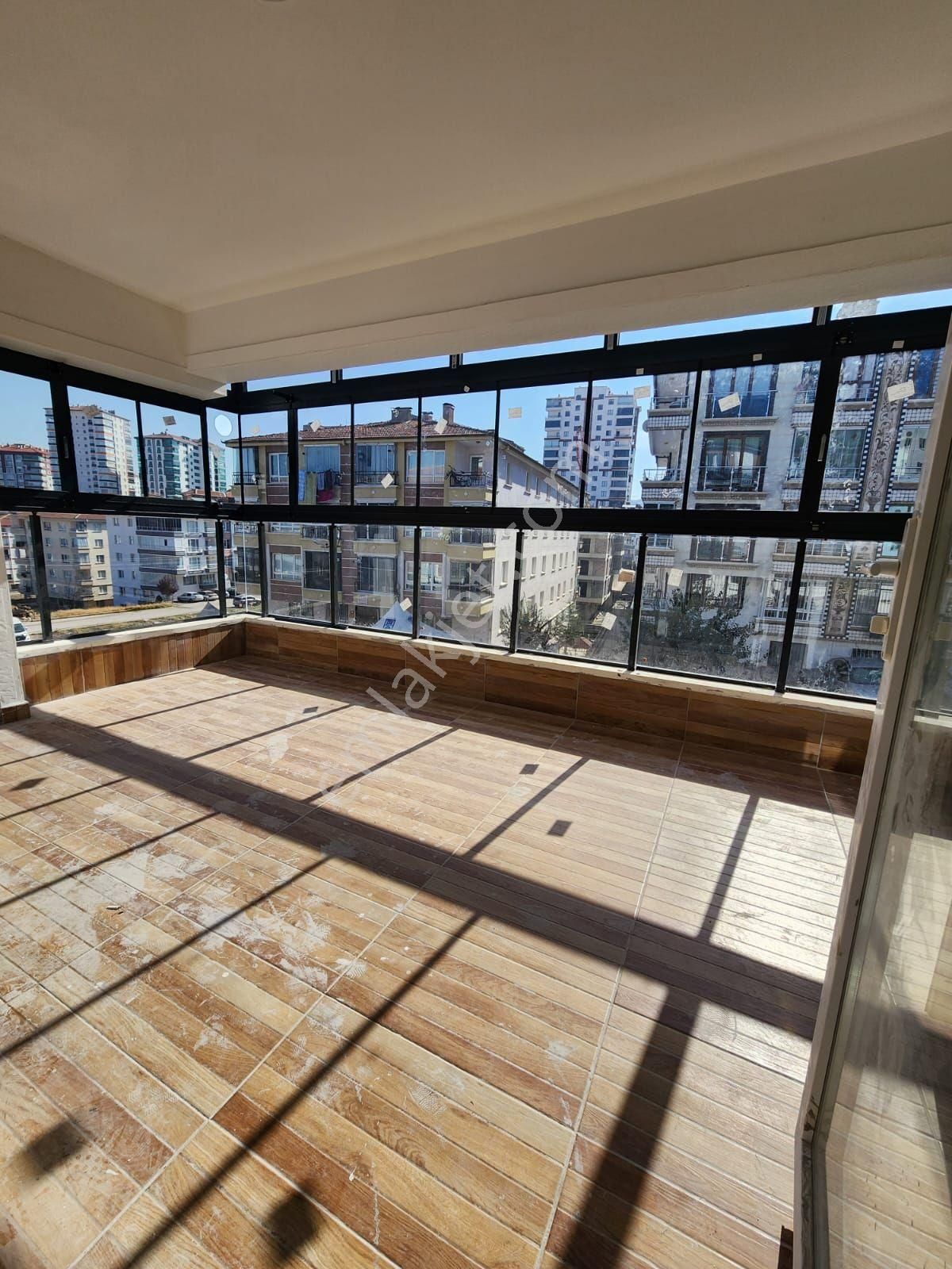 Gül Emlaktan Karapürçekte Full Yapılı 3+1 Geniş Daire - Görsel 31