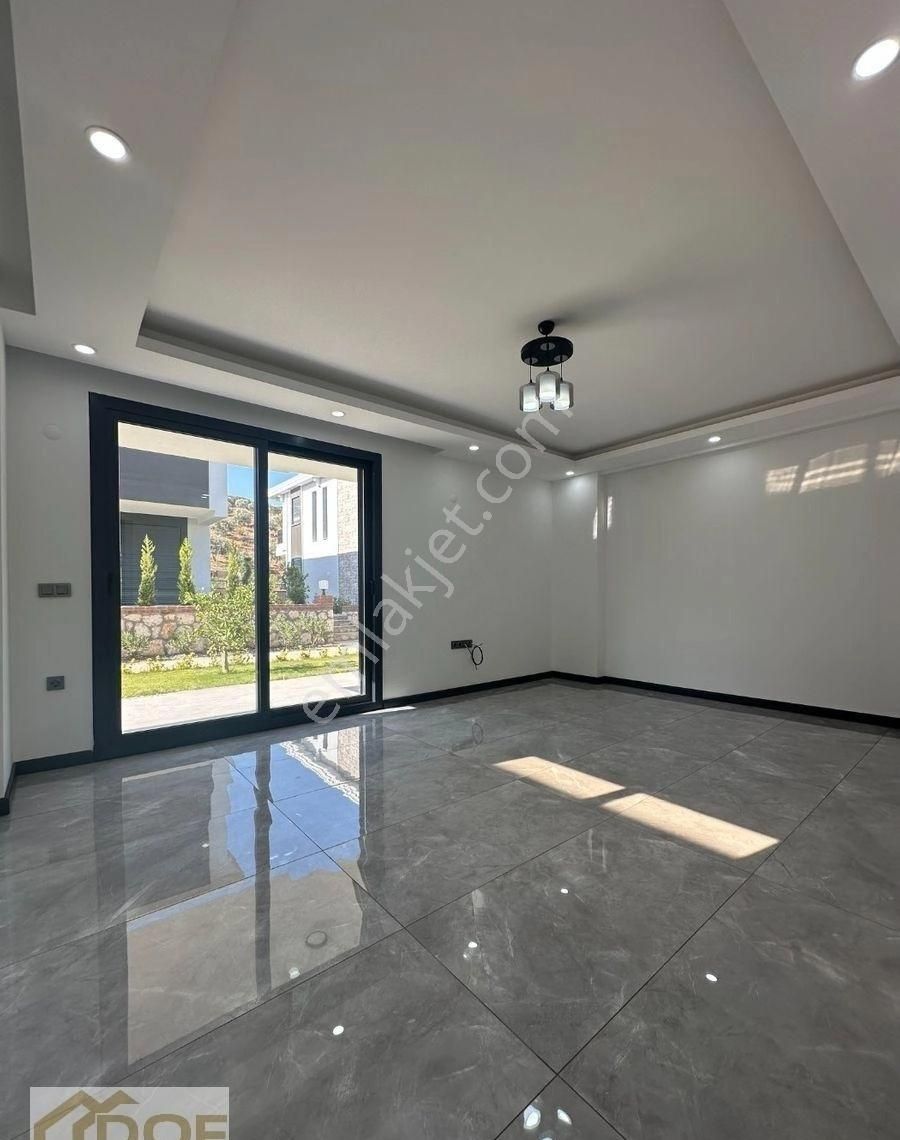 Villacı Onur'dan Fırsat Satılık Tam Müstakil 3+1 Ayrı Mutfaklı Villalar - Görsel 4