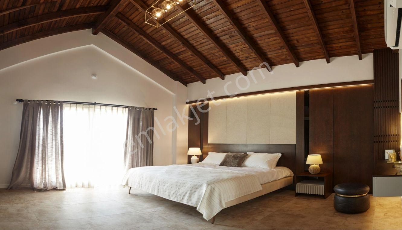 Kuşadası Davutlarda Özel Havuzlu Geniş Bahçeli Satılık Sıfır Villa - Görsel 16