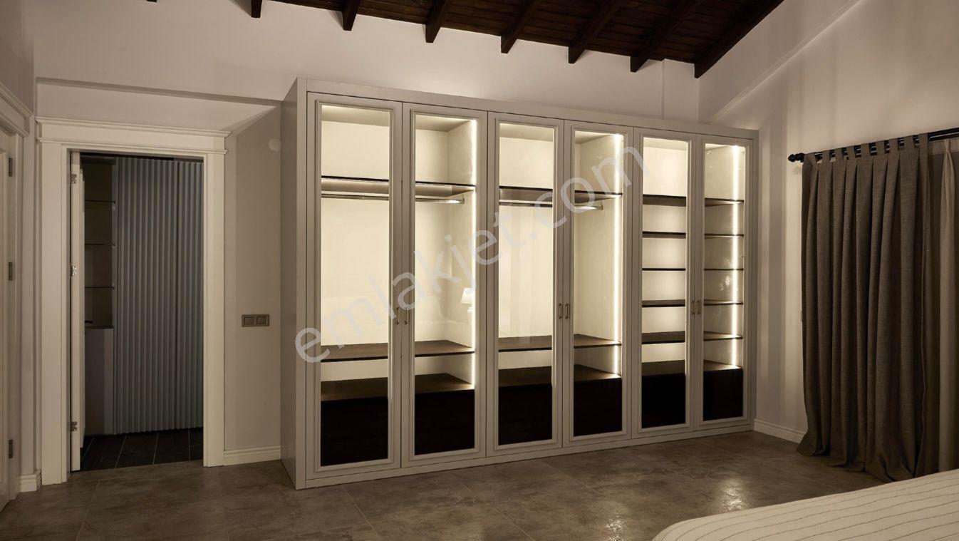 Kuşadası Davutlarda Özel Havuzlu Geniş Bahçeli Satılık Sıfır Villa - Görsel 11