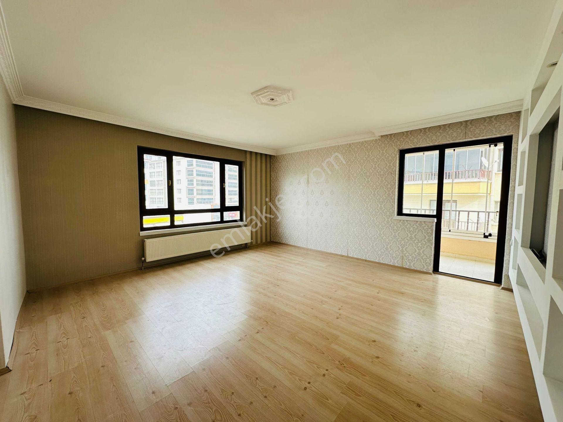 Beşikkaya'da Cadde Üzerinde Asansörlü 3+1 Ara Katta Satılık Daire !!