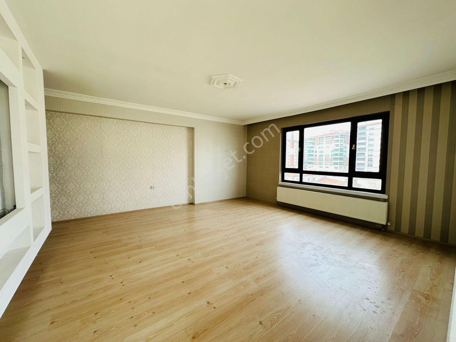 Beşikkaya'da Cadde Üzerinde Asansörlü 3+1 Ara Katta Satılık Daire !! - Görsel 2