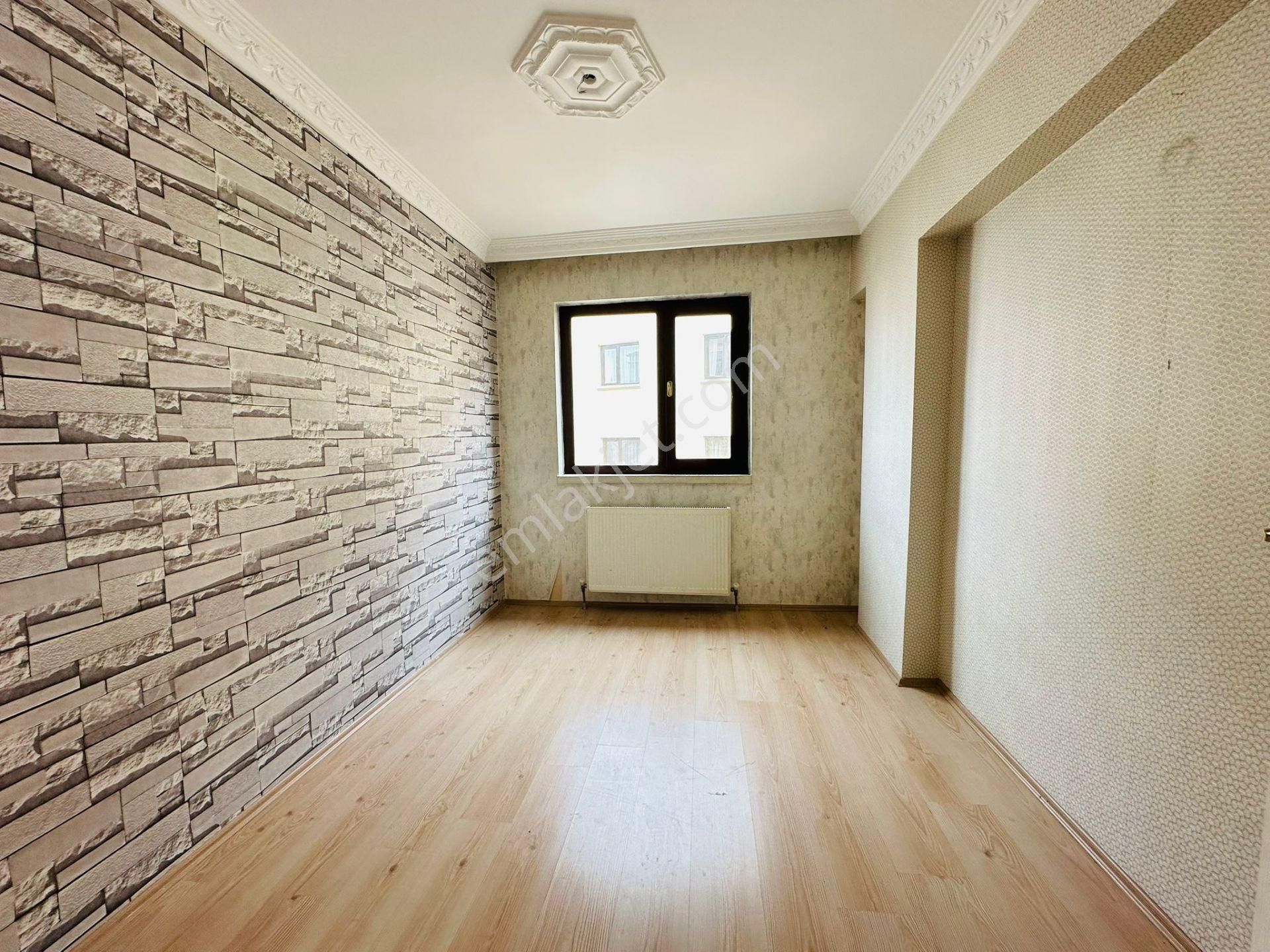 Beşikkaya'da Cadde Üzerinde Asansörlü 3+1 Ara Katta Satılık Daire !! - Görsel 11