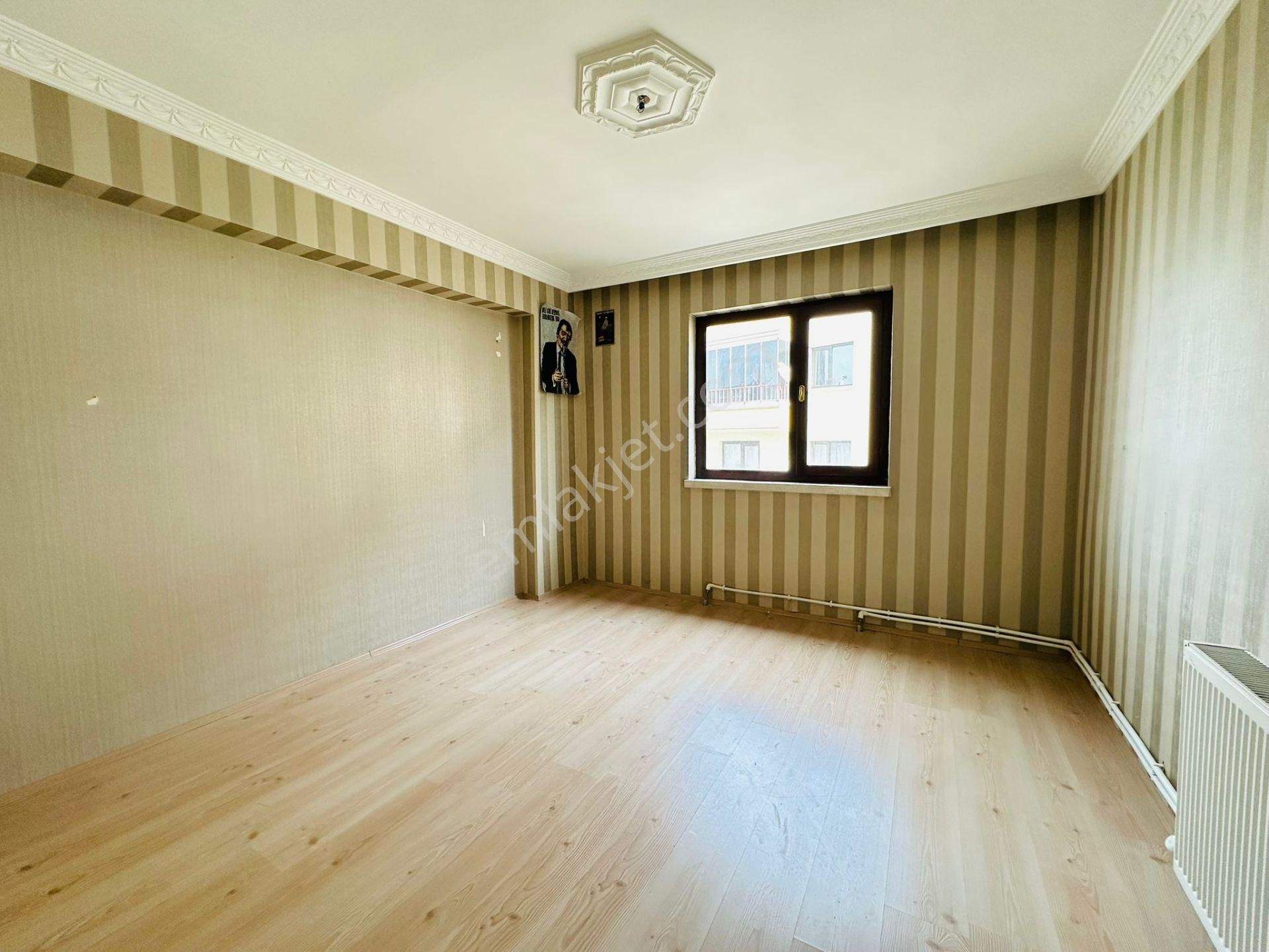 Beşikkaya'da Cadde Üzerinde Asansörlü 3+1 Ara Katta Satılık Daire !! - Görsel 9