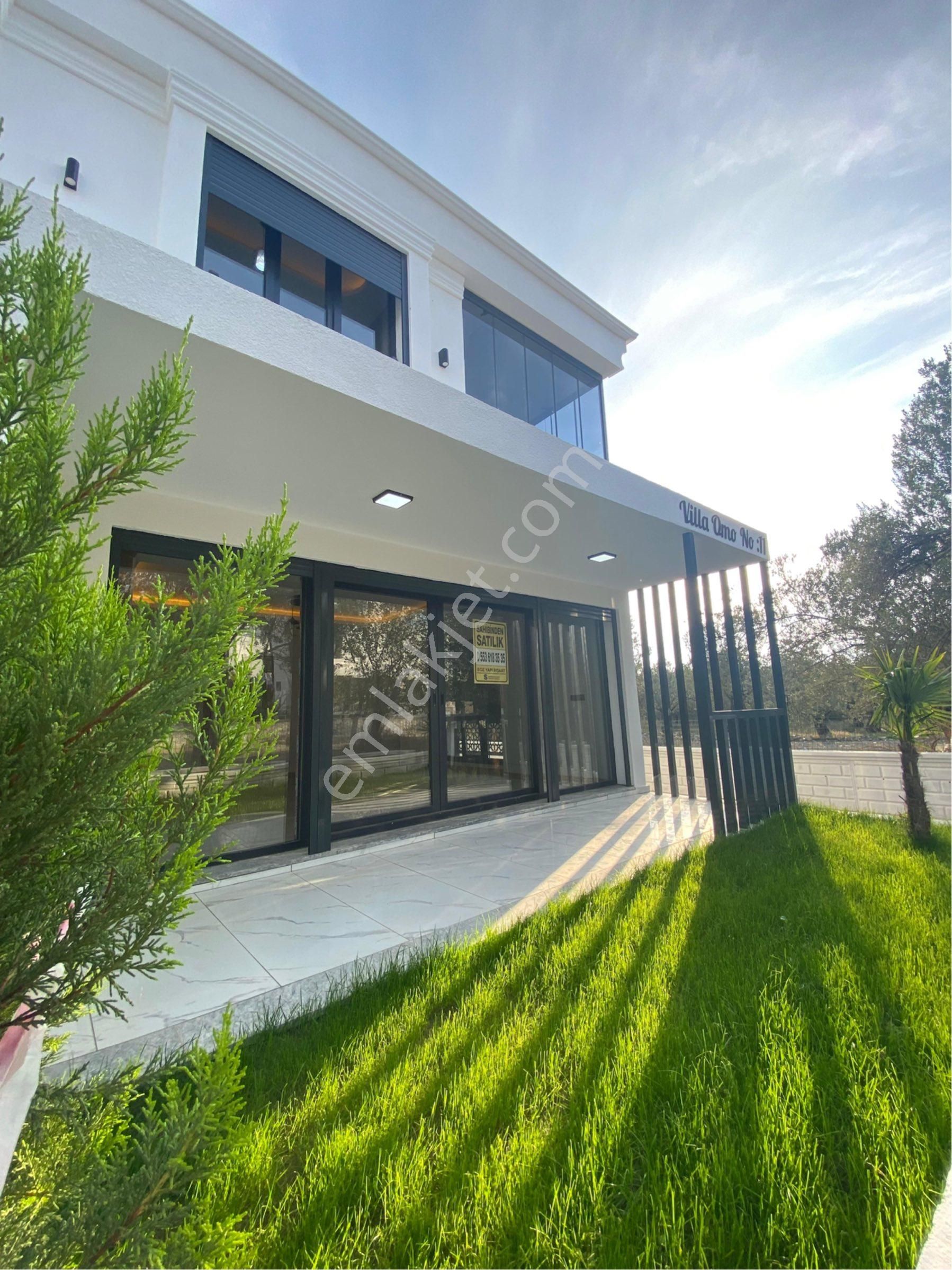 Cadde'den Kazdağları Manzaralı Ultra Şık 4+1 Satılık Villa