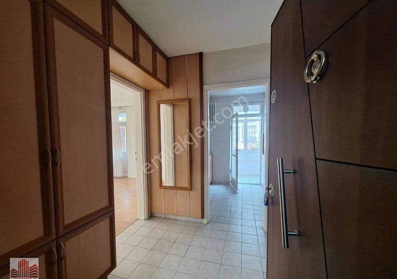 Bahçelievler'de 3+1 Ara Katta, Ön Cephe, Kapalı Balkonlu - Görsel 2