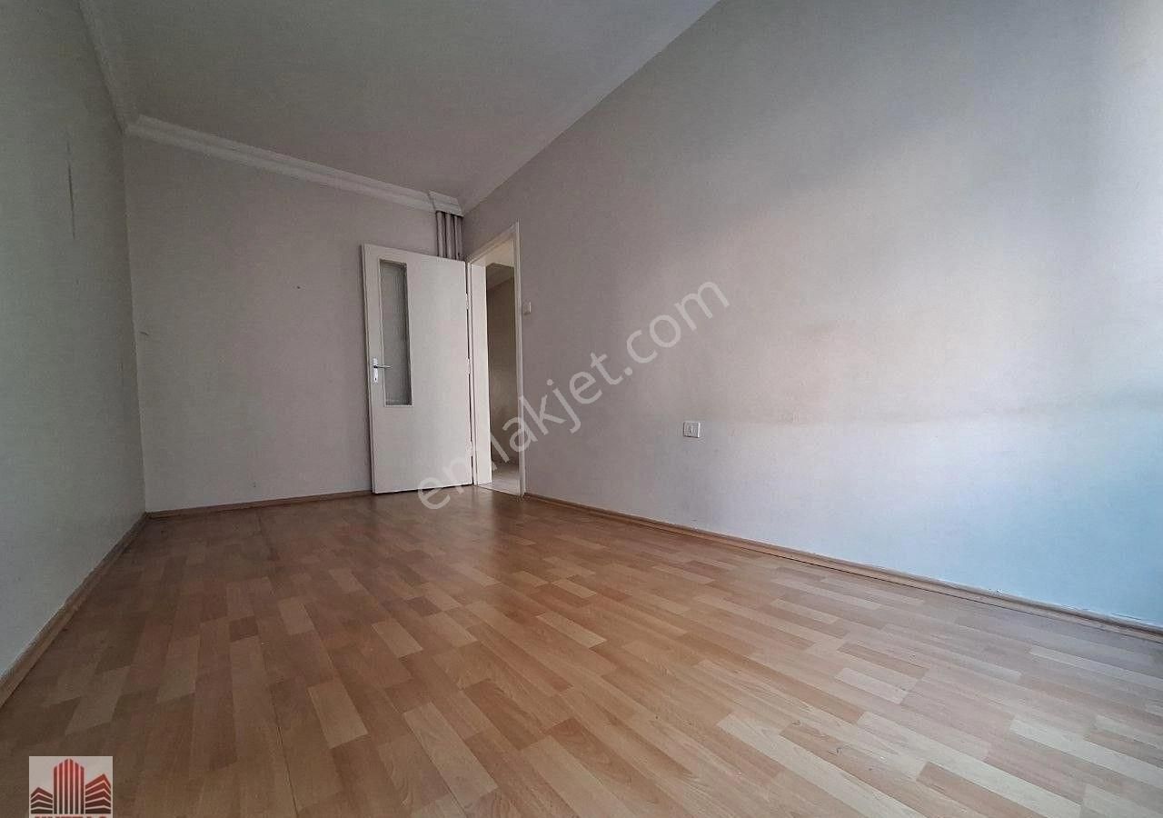 Bahçelievler'de 3+1 Ara Katta, Ön Cephe, Kapalı Balkonlu - Görsel 5