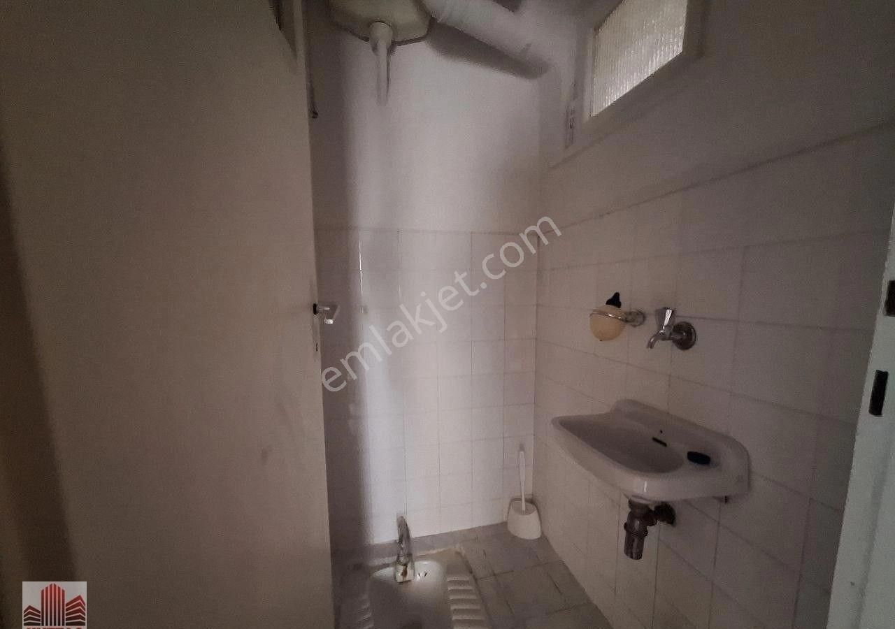 Bahçelievler'de 3+1 Ara Katta, Ön Cephe, Kapalı Balkonlu - Görsel 16