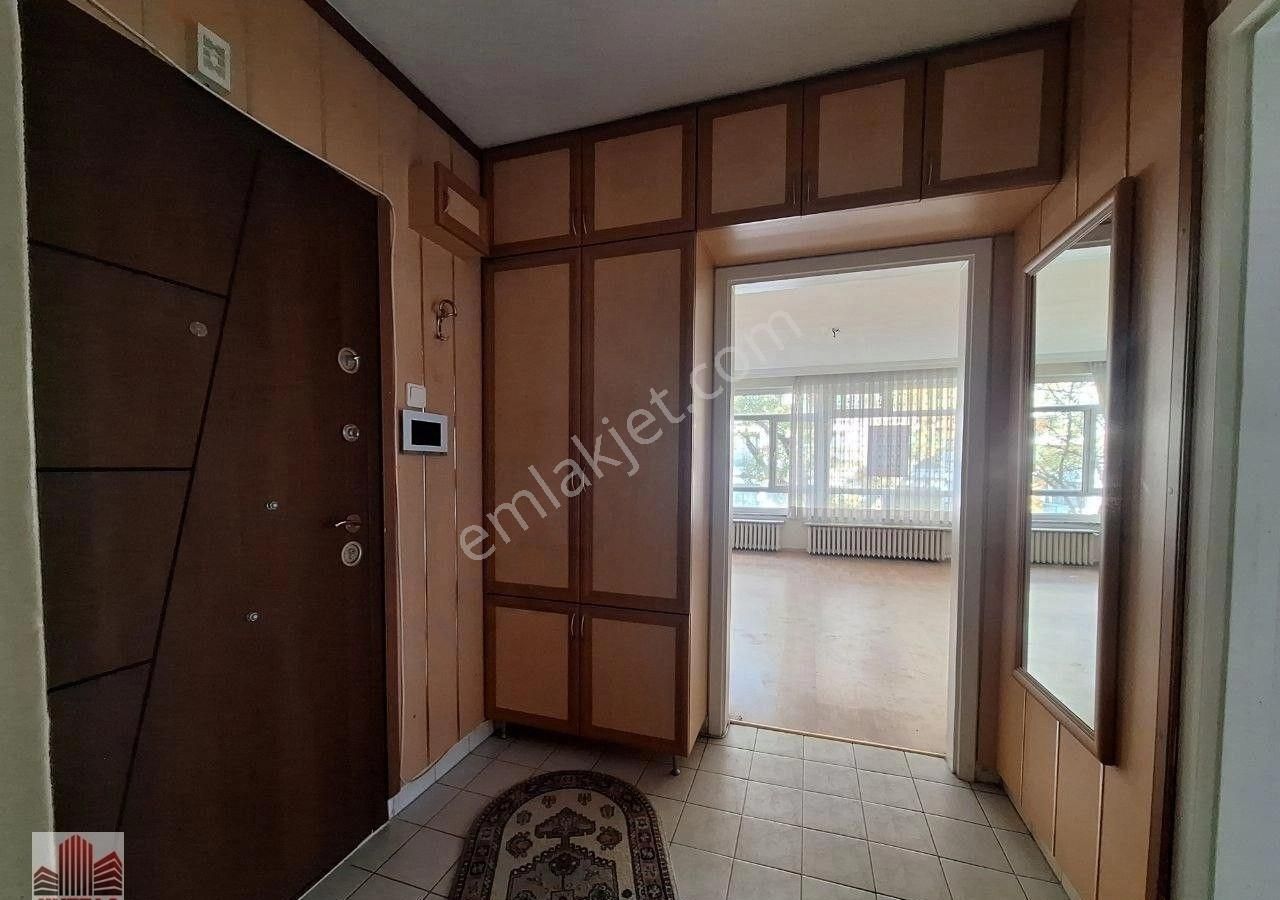 Bahçelievler'de 3+1 Ara Katta, Ön Cephe, Kapalı Balkonlu - Görsel 35