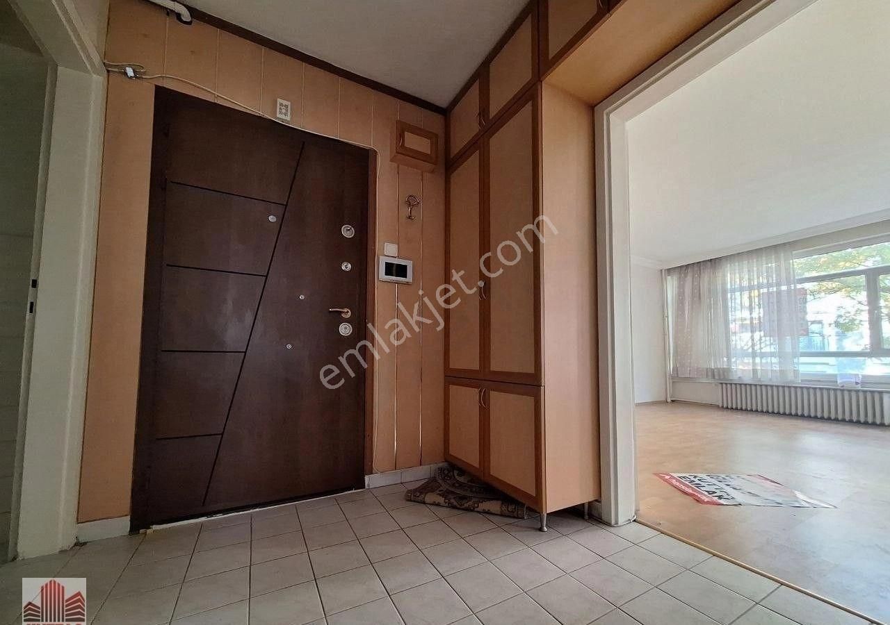 Bahçelievler'de 3+1 Ara Katta, Ön Cephe, Kapalı Balkonlu - Görsel 32