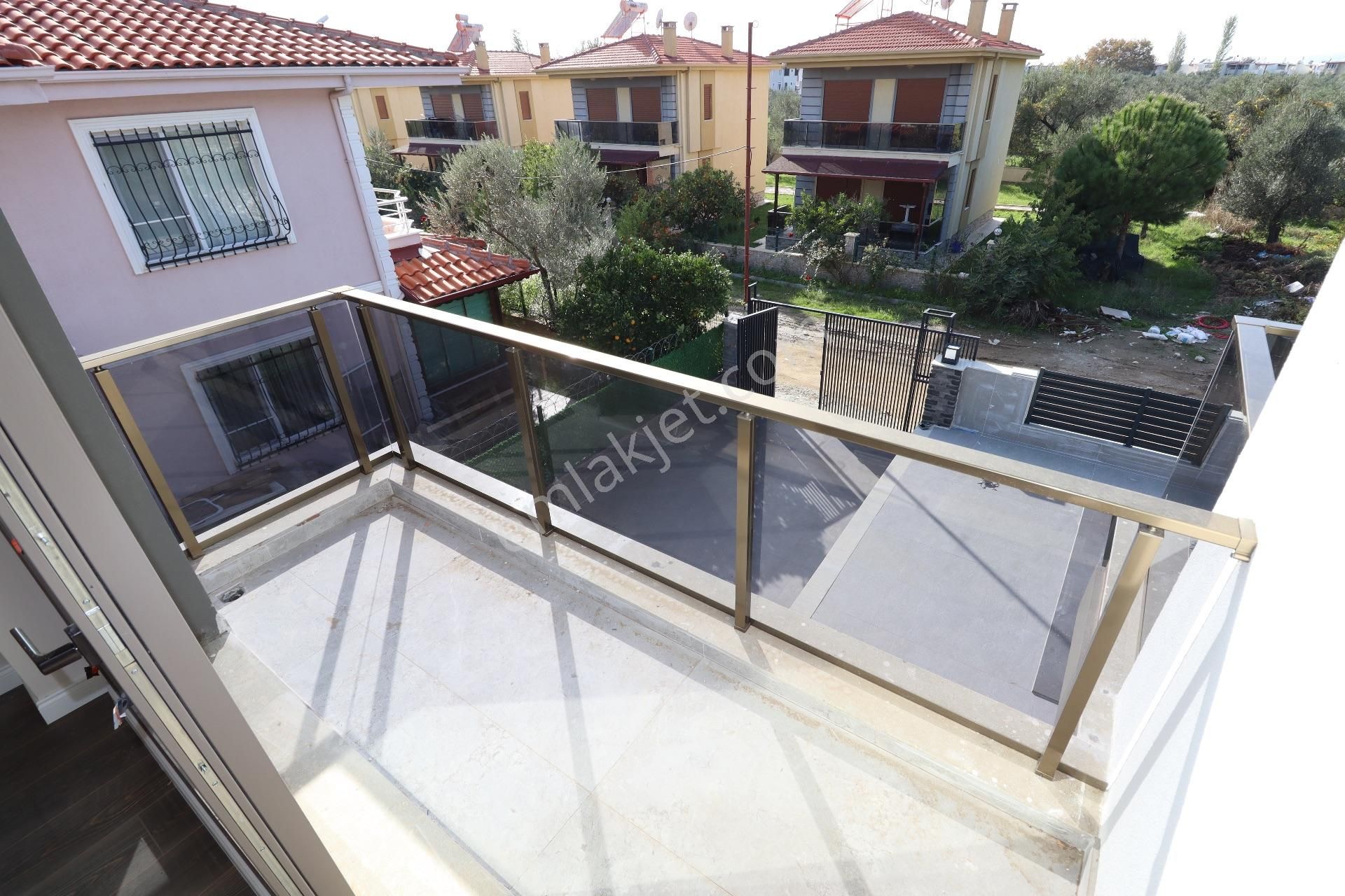 Mahmut İşler'den Güre Fenerde Müstakil Havuzlu 4+1 Lüks Villa - Görsel 22