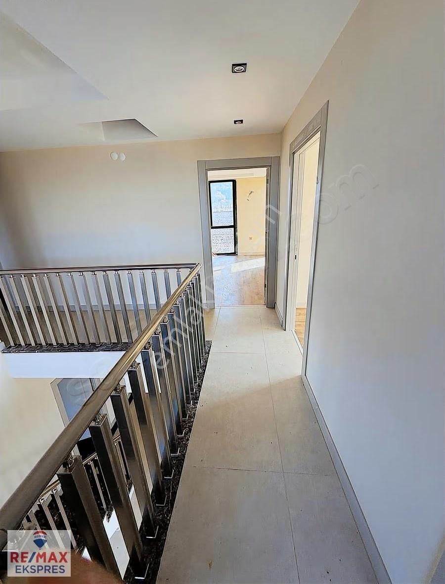 Silivri Ortaköy'de Havuzlu İki Katlı Müstakil 4+1 Lüks Villa - Görsel 12